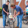 Scholieren meten temperatuur.png