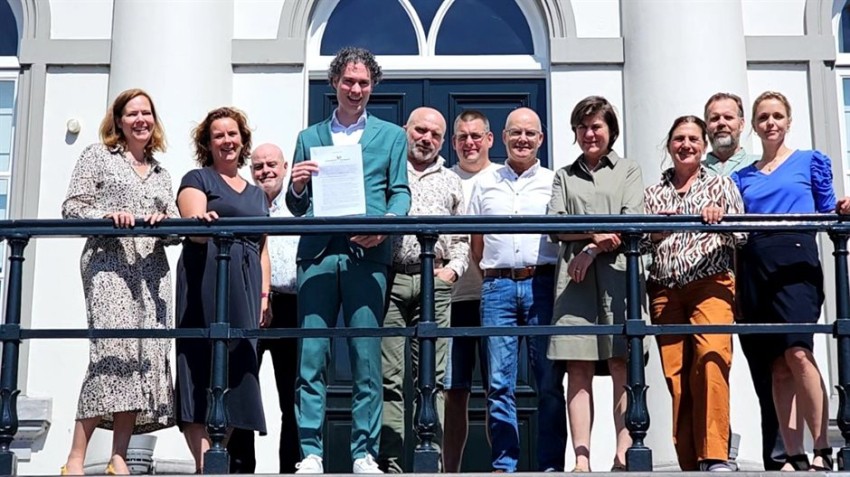 De partners van Zundert Floreert verlengen hun samenwerking en ondertekenden daarvoor het “convenant Zundert Floreert”