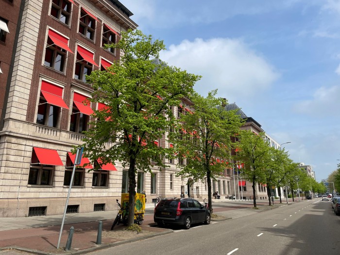 Woningen met uitstaande zonnewering